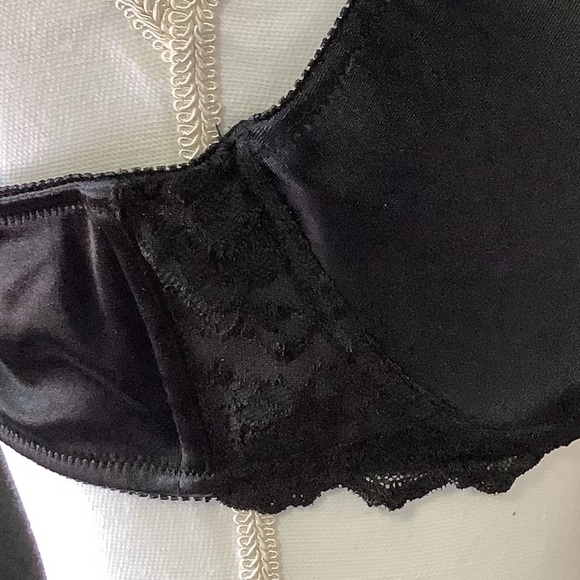 Satin & Lace Bra - Picture 4 of 8